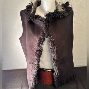 County Clothing Company Medium Faux Suede/Fur Vest /Black